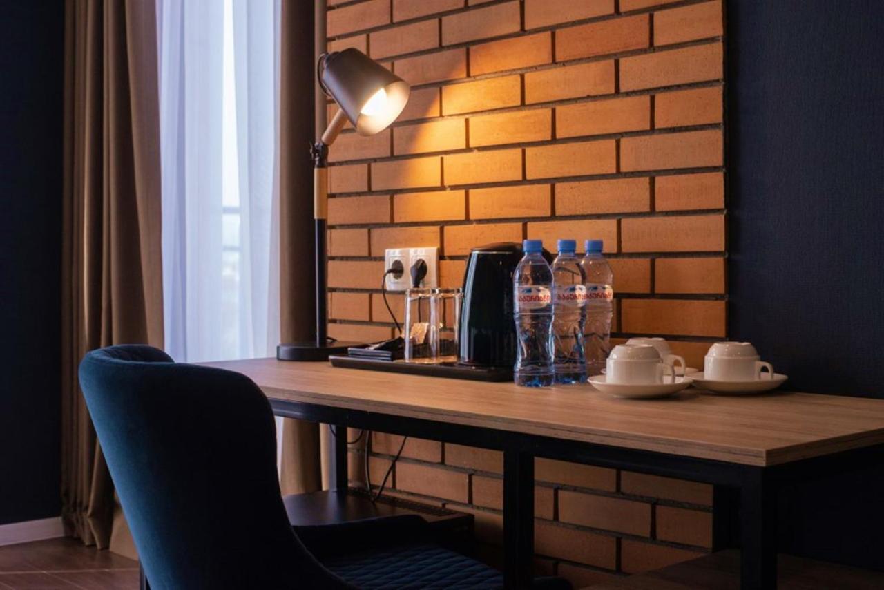 Bricks Hotel تبليسي المظهر الخارجي الصورة