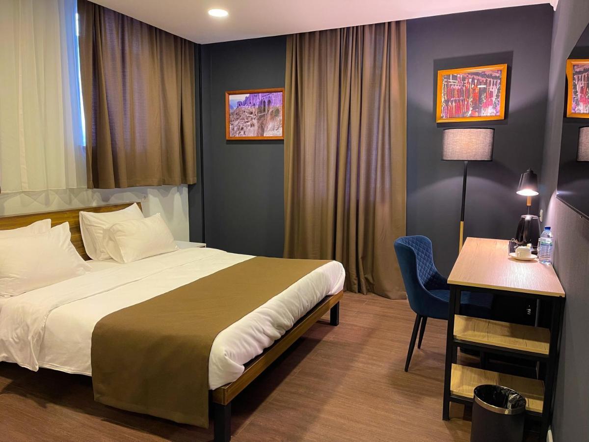 Bricks Hotel تبليسي المظهر الخارجي الصورة