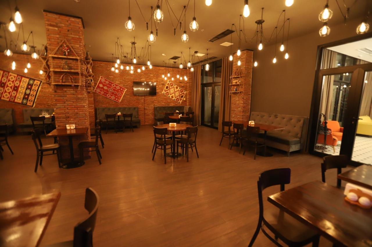 Bricks Hotel تبليسي المظهر الخارجي الصورة
